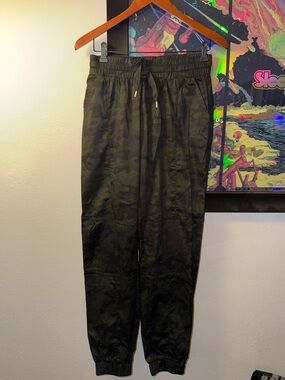 Lorna Jane Olive Green Camo Jogger Pants